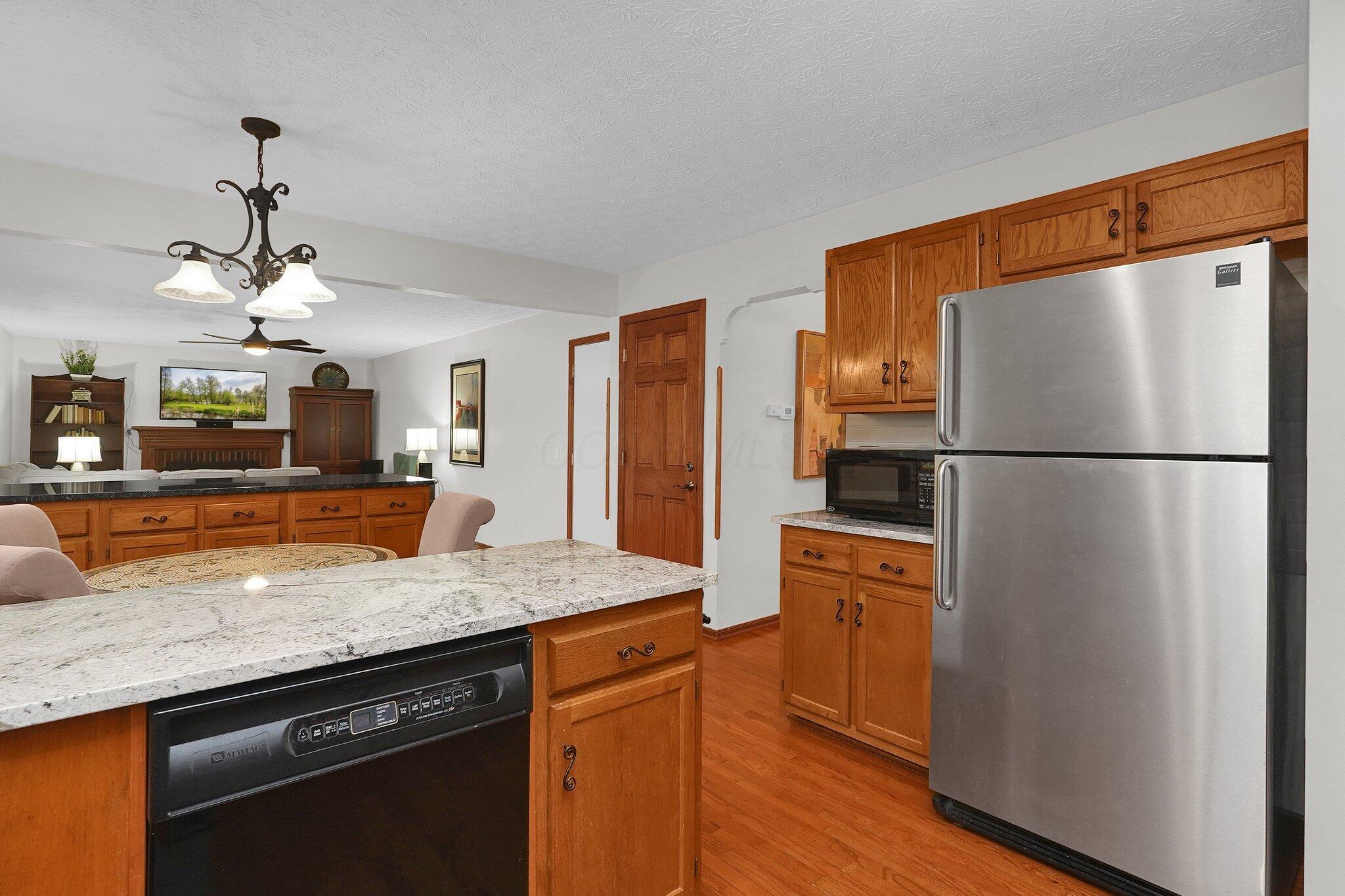 8017 Oakwind Court, Westerville, Ohio image 14