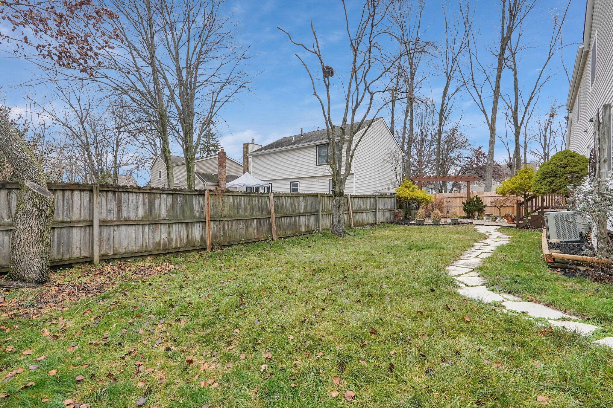 8017 Oakwind Court, Westerville, Ohio image 32