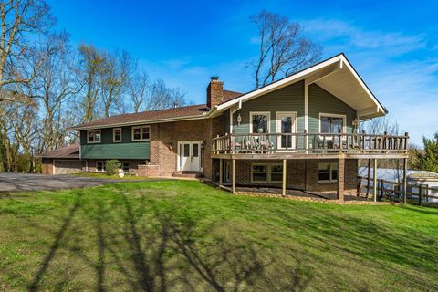 Photo of 512 N Wooster Way NW, Lancaster, OH 43130 (MLS # 226011473)