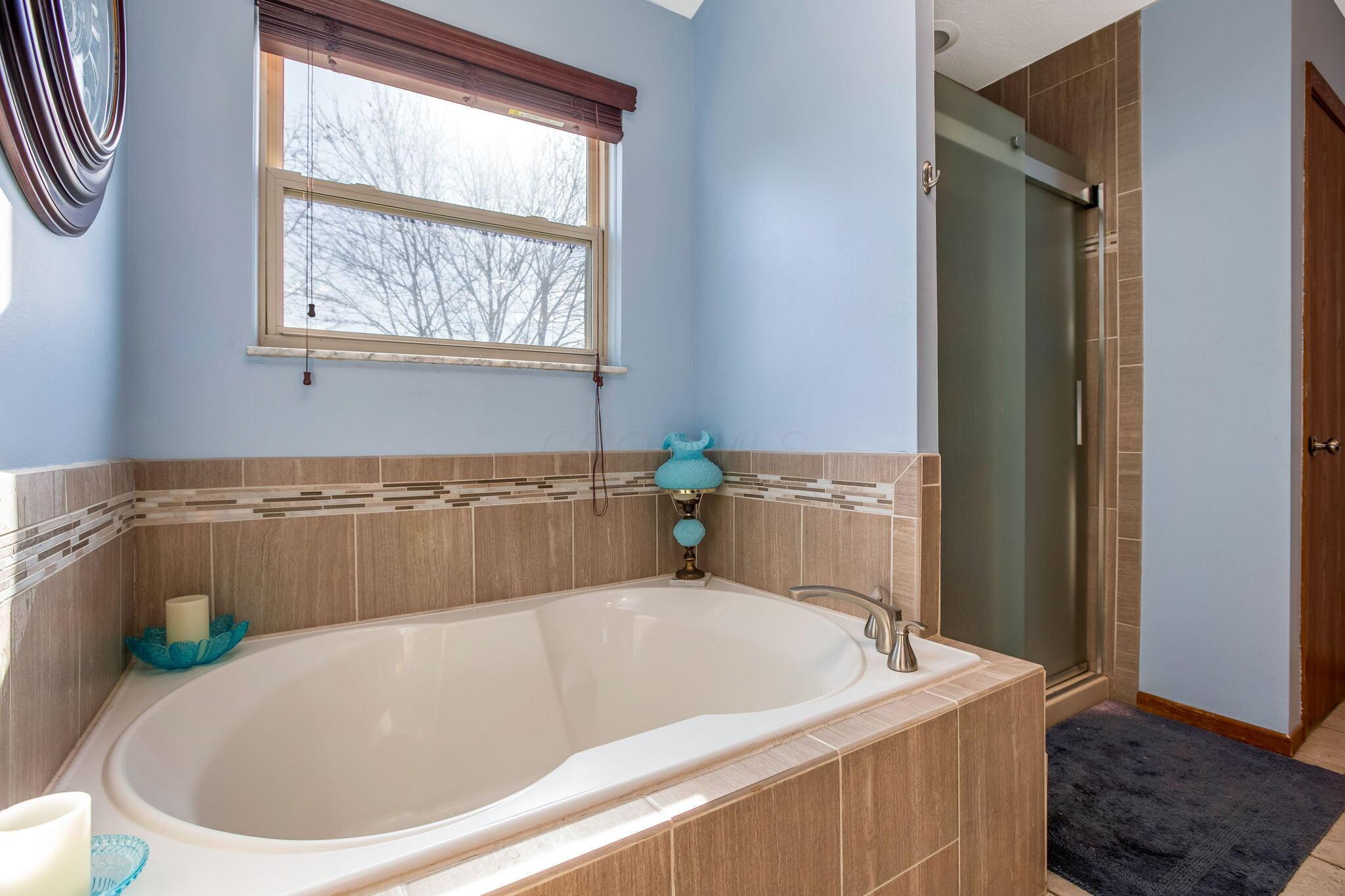 3274 Tumwater Valley Drive, Pickerington, Ohio image 42