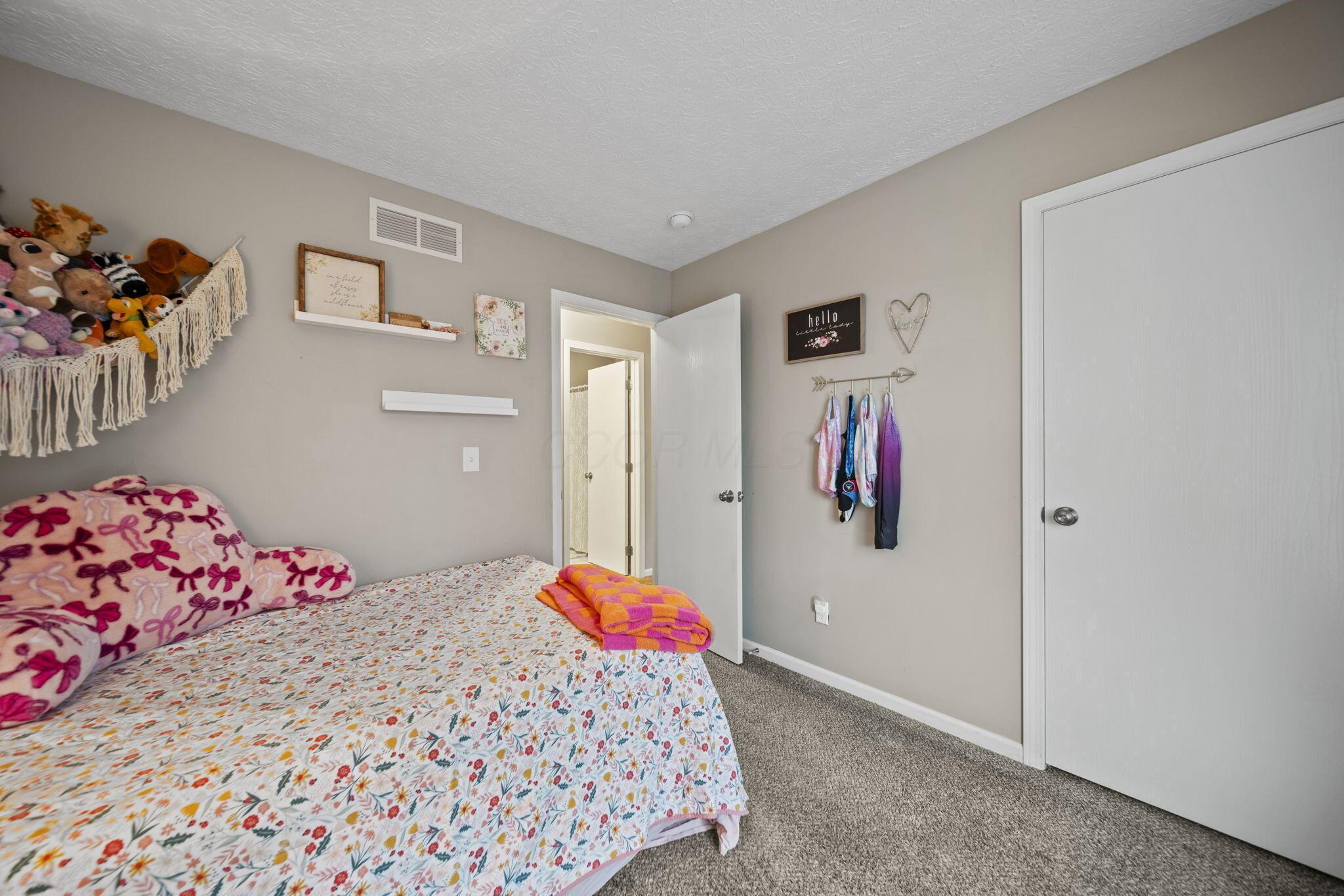 1400 Wild Horse Drive, Grove City, Ohio image 30