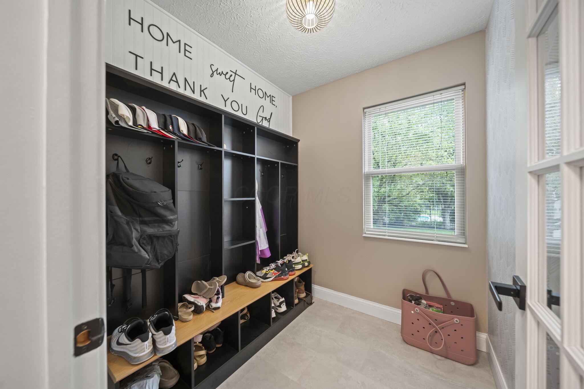 1400 Wild Horse Drive, Grove City, Ohio image 13