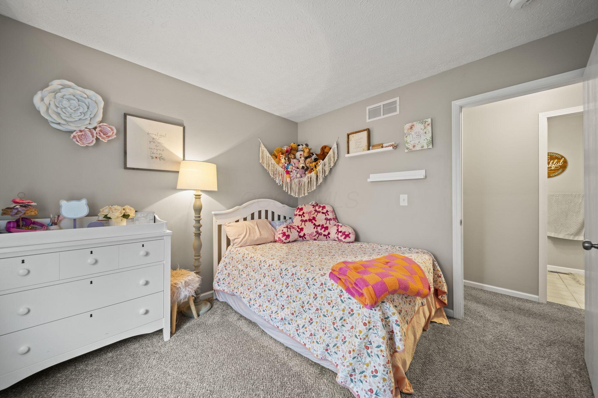 1400 Wild Horse Drive, Grove City, Ohio image 28