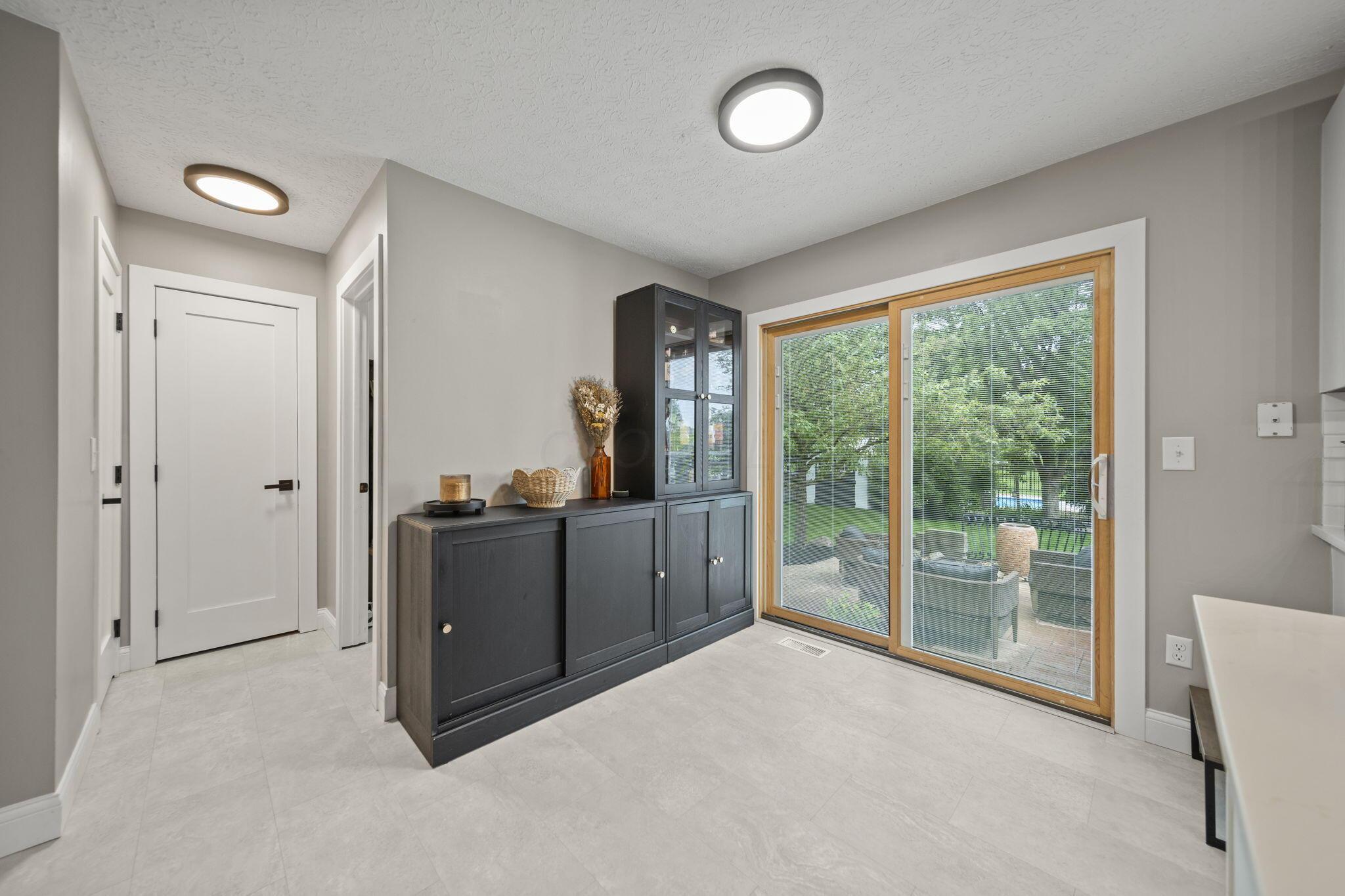 1400 Wild Horse Drive, Grove City, Ohio image 11
