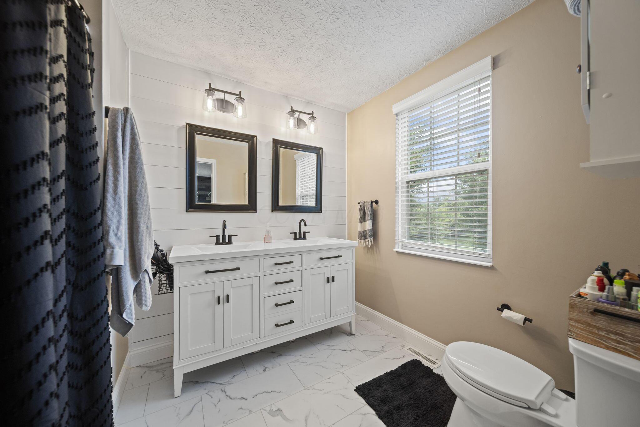 1400 Wild Horse Drive, Grove City, Ohio image 24