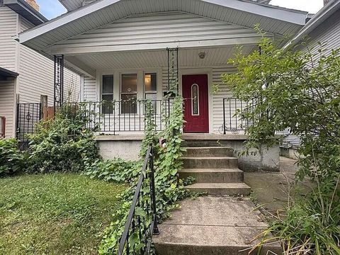 Photo of 513 E Jenkins Avenue, Columbus, OH 43207 (MLS # 226000055)