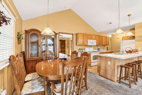 Tiny photo for 6836 Newrock Drive 21 #21, New Albany, OH 43054 (MLS # 226006399)