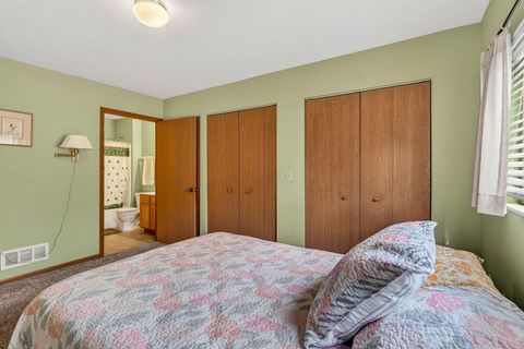 Tiny photo for 6836 Newrock Drive 21 #21, New Albany, OH 43054 (MLS # 226006399)