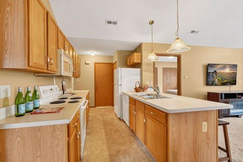 Tiny photo for 6836 Newrock Drive 21 #21, New Albany, OH 43054 (MLS # 226006399)