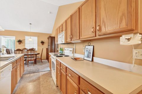 Tiny photo for 6836 Newrock Drive 21 #21, New Albany, OH 43054 (MLS # 226006399)