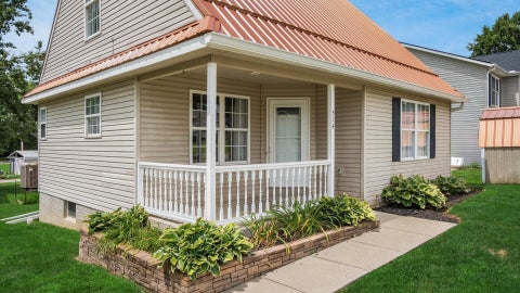 Tiny photo for 514 Zanesville Avenue, Thornville, OH 43076 (MLS # 226028084)
