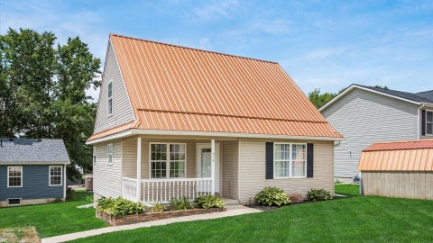 Tiny photo for 514 Zanesville Avenue, Thornville, OH 43076 (MLS # 226028084)