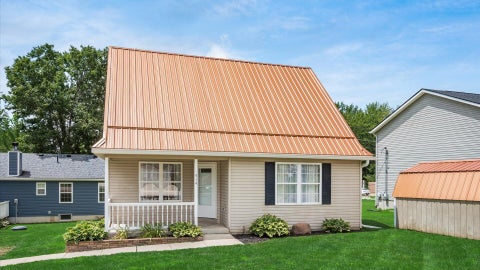 Tiny photo for 514 Zanesville Avenue, Thornville, OH 43076 (MLS # 226028084)