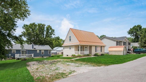 Tiny photo for 514 Zanesville Avenue, Thornville, OH 43076 (MLS # 226028084)