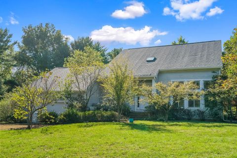 Photo of 7849 Ohio Northern Drive NW, Lancaster, OH 43130 (MLS # 225038033)