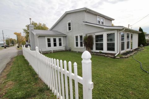 Photo of 11007 Hebron Road, Buckeye Lake, OH 43008 (MLS # 225040062) Photo of 11007 Hebron Road, Buckeye Lake, OH 43008 (MLS # 225040062)