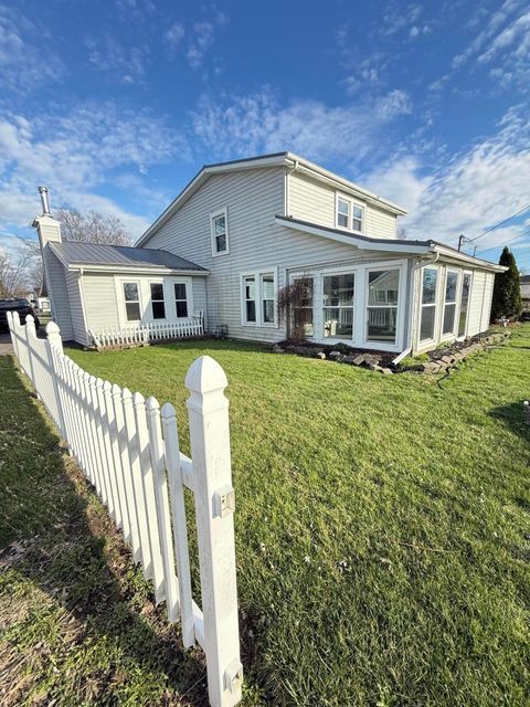 Homes For Sale - 11007 Hebron Road<br/> Buckeye Lake, OH 43008