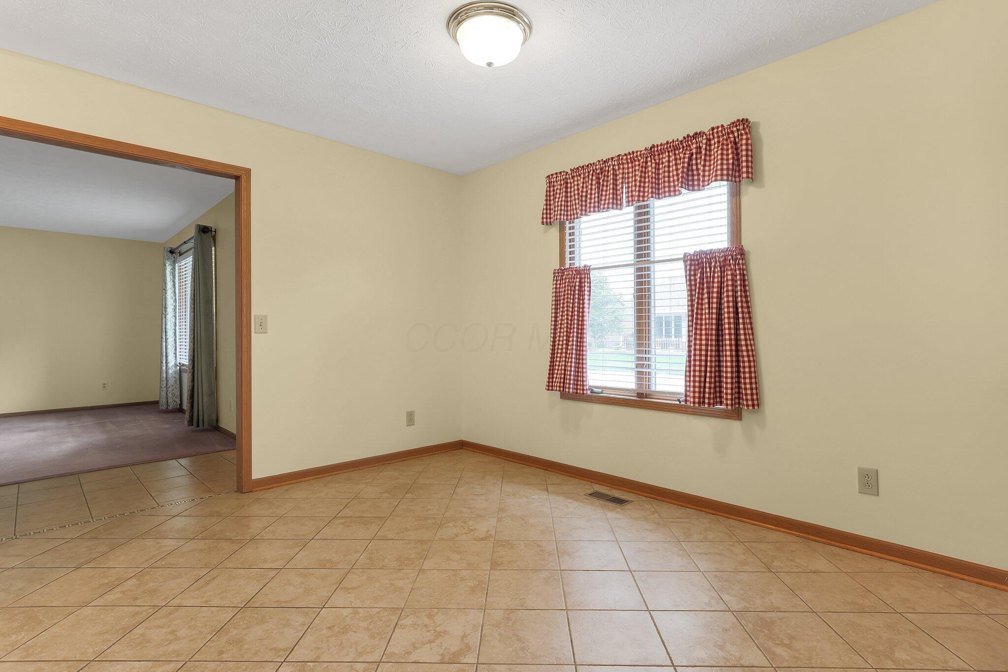 329 Bishop Drive, London, Ohio image 11