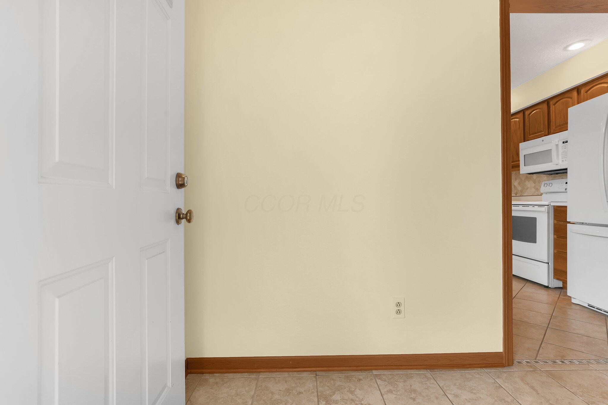 329 Bishop Drive, London, Ohio image 5