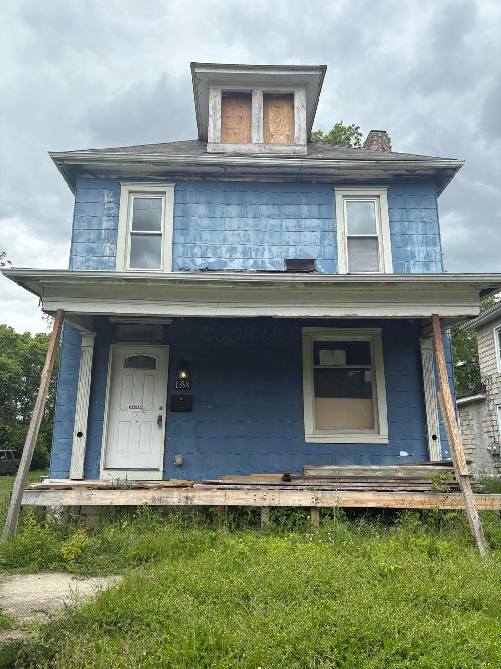 Photo of 1358 E Fulton Street, Columbus, OH 43205 (MLS # 226017307)