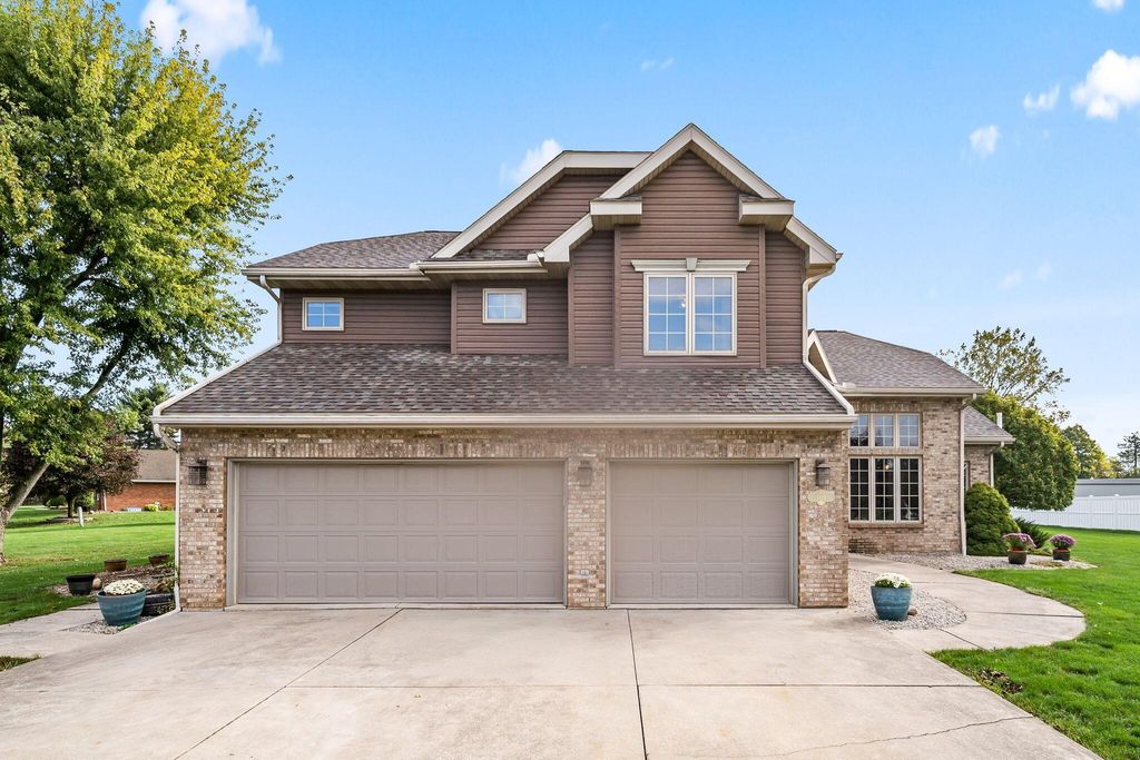 Photo of 109 Duck Pond Road, Upper Sandusky, OH 43351 (MLS # 226014403)