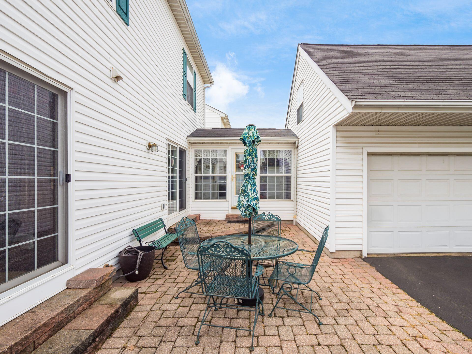 4456 Alameda Drive, Grove City, Ohio image 5