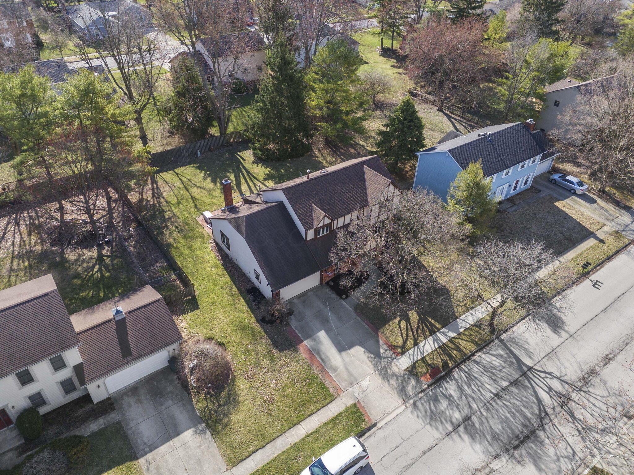 2403 Olde Sawmill Boulevard, Dublin, Ohio image 4
