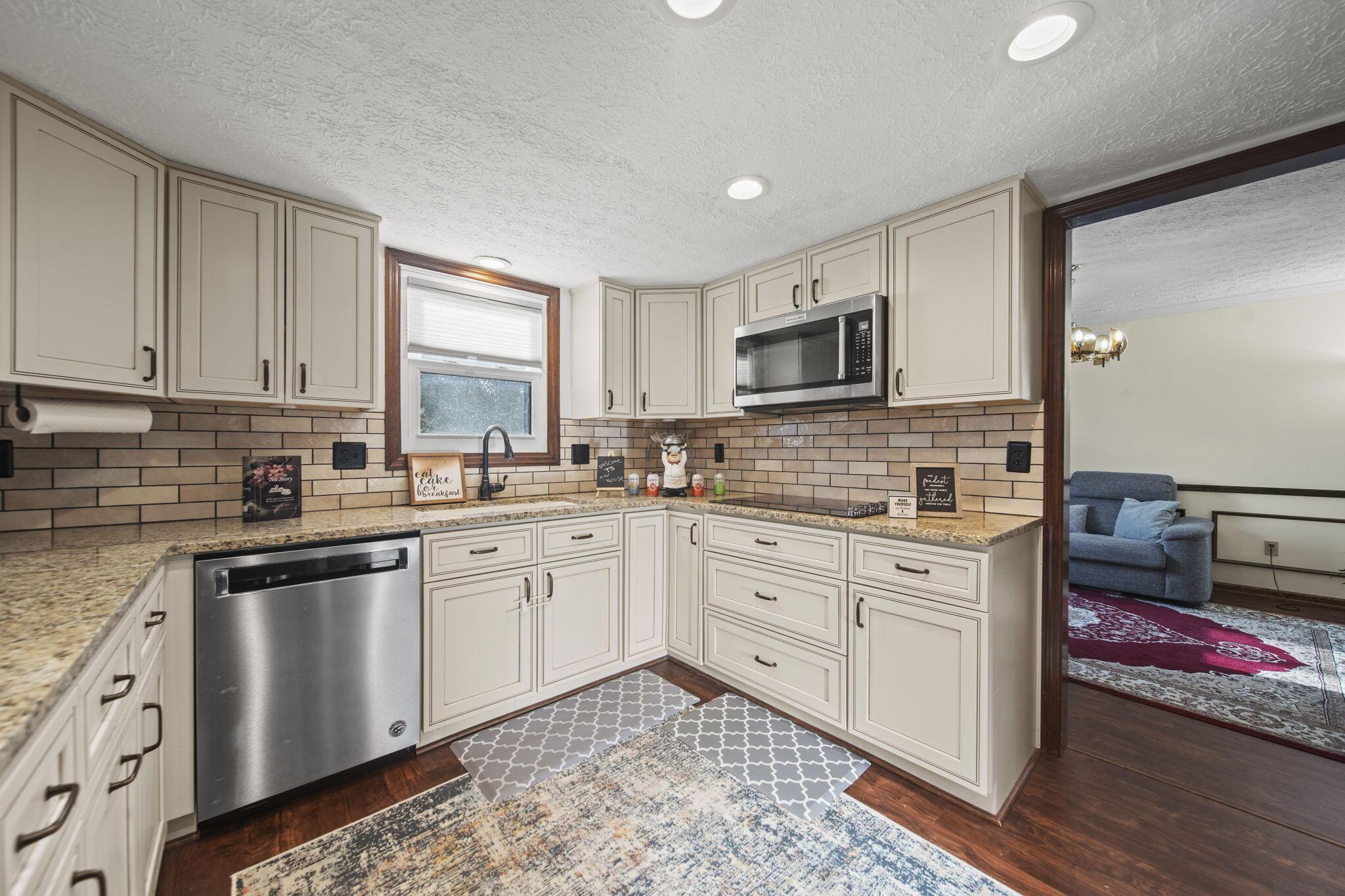 2403 Olde Sawmill Boulevard, Dublin, Ohio image 10