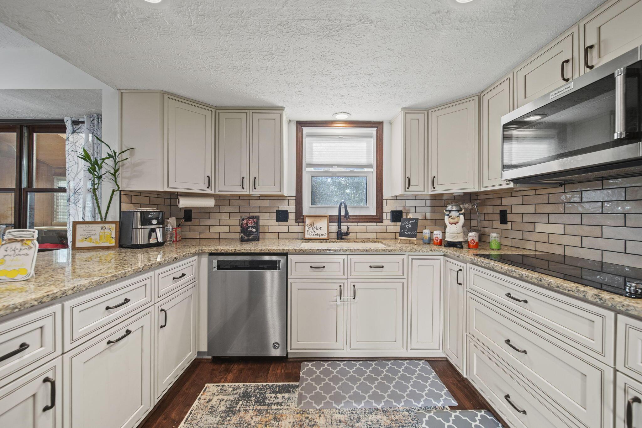 2403 Olde Sawmill Boulevard, Dublin, Ohio image 7