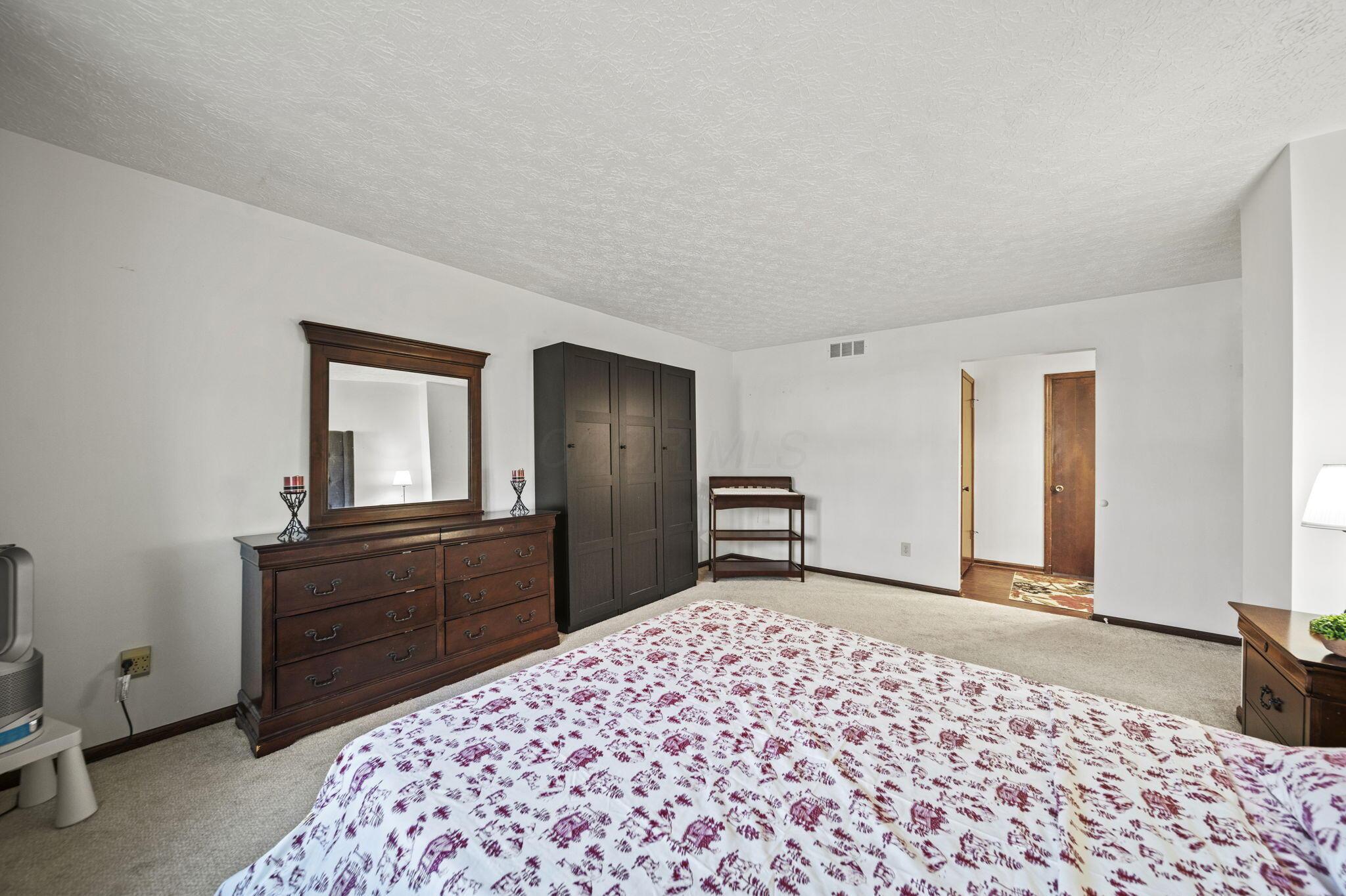 2403 Olde Sawmill Boulevard, Dublin, Ohio image 27