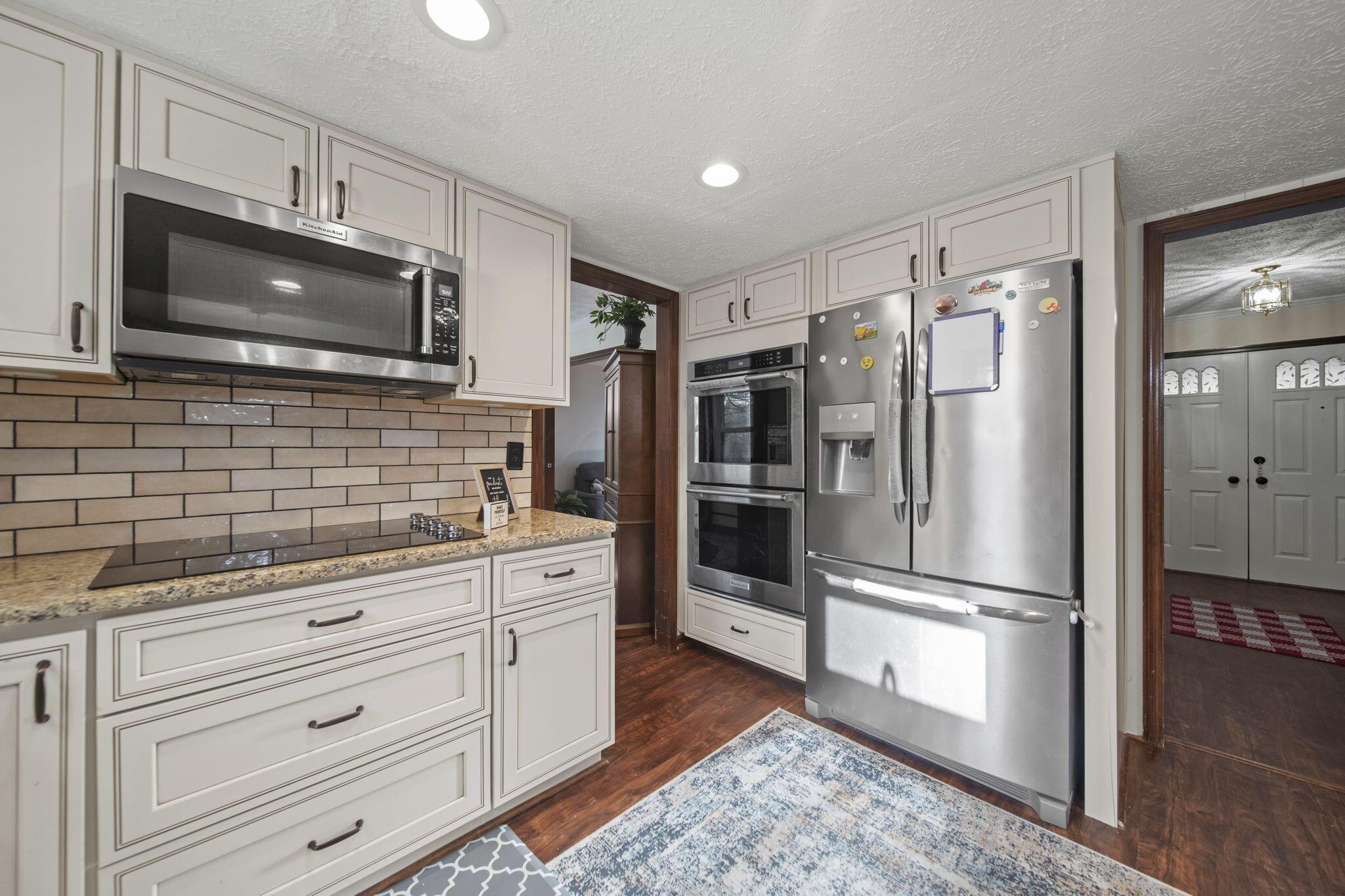 2403 Olde Sawmill Boulevard, Dublin, Ohio image 8