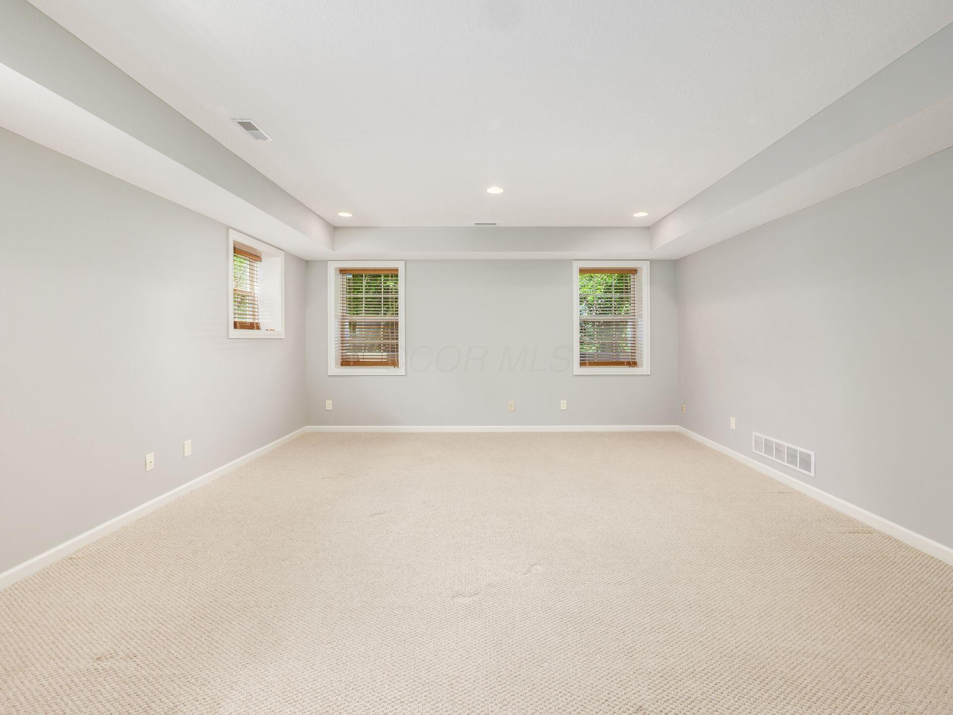 6628 Dalmore Lane, Dublin, Ohio image 40