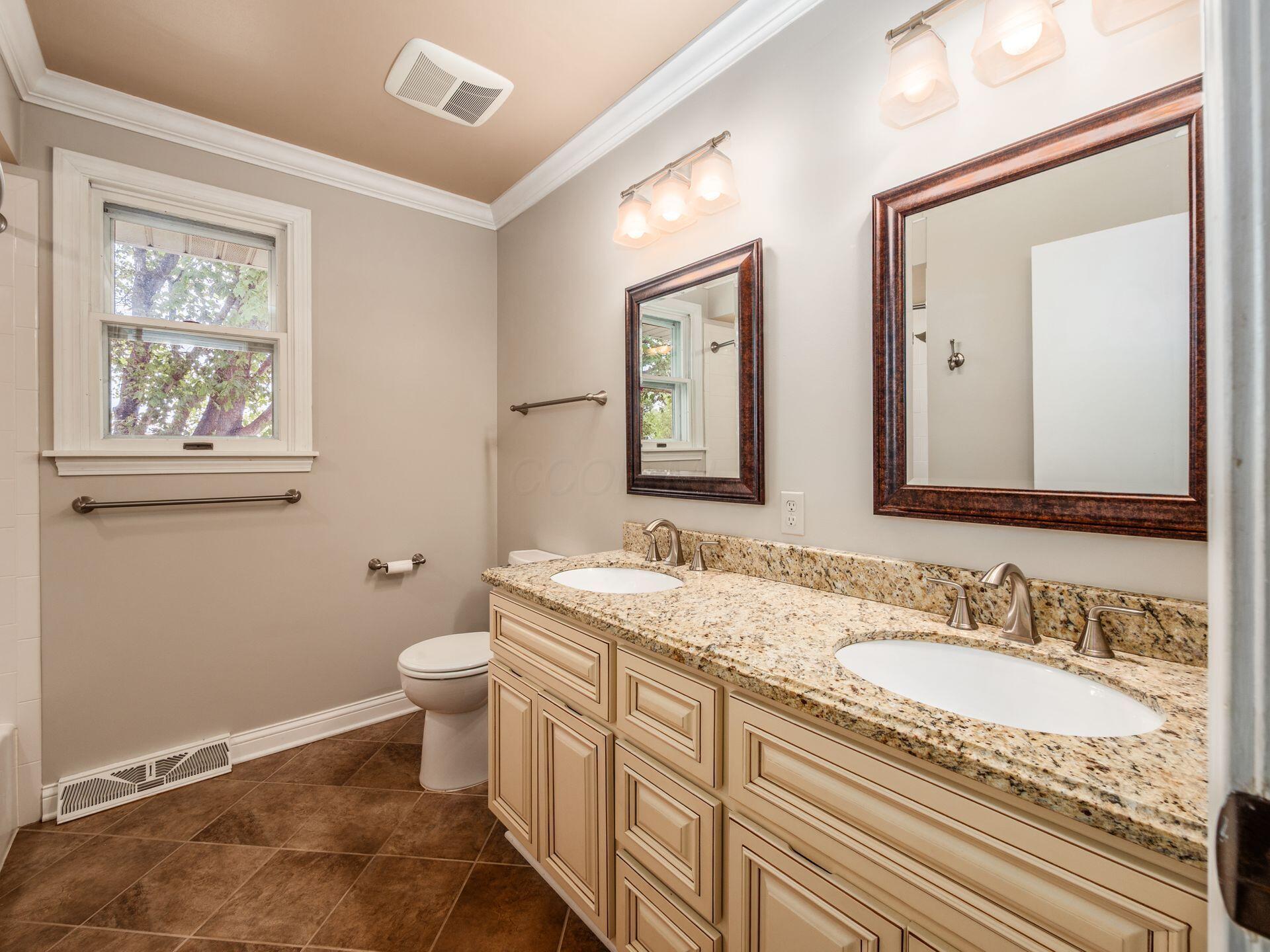 3435 Rolling Hills Lane, Grove City, Ohio image 31