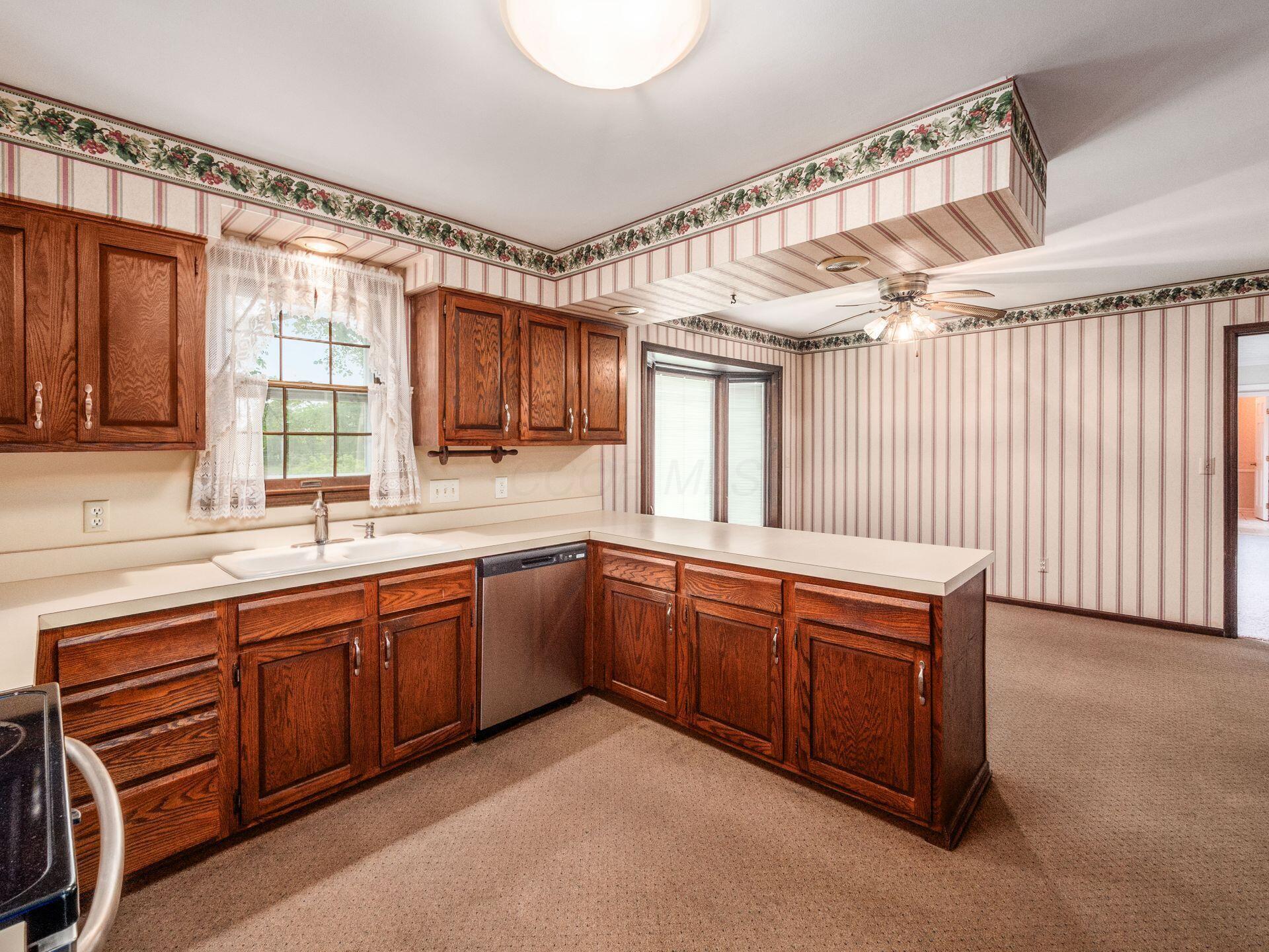 3435 Rolling Hills Lane, Grove City, Ohio image 16