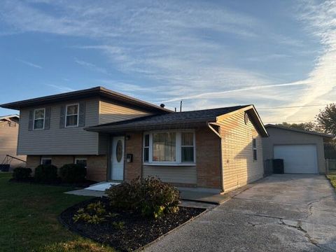 Photo of 70 Fieldpoint Road, Heath, OH 43056 (MLS # 225041574)