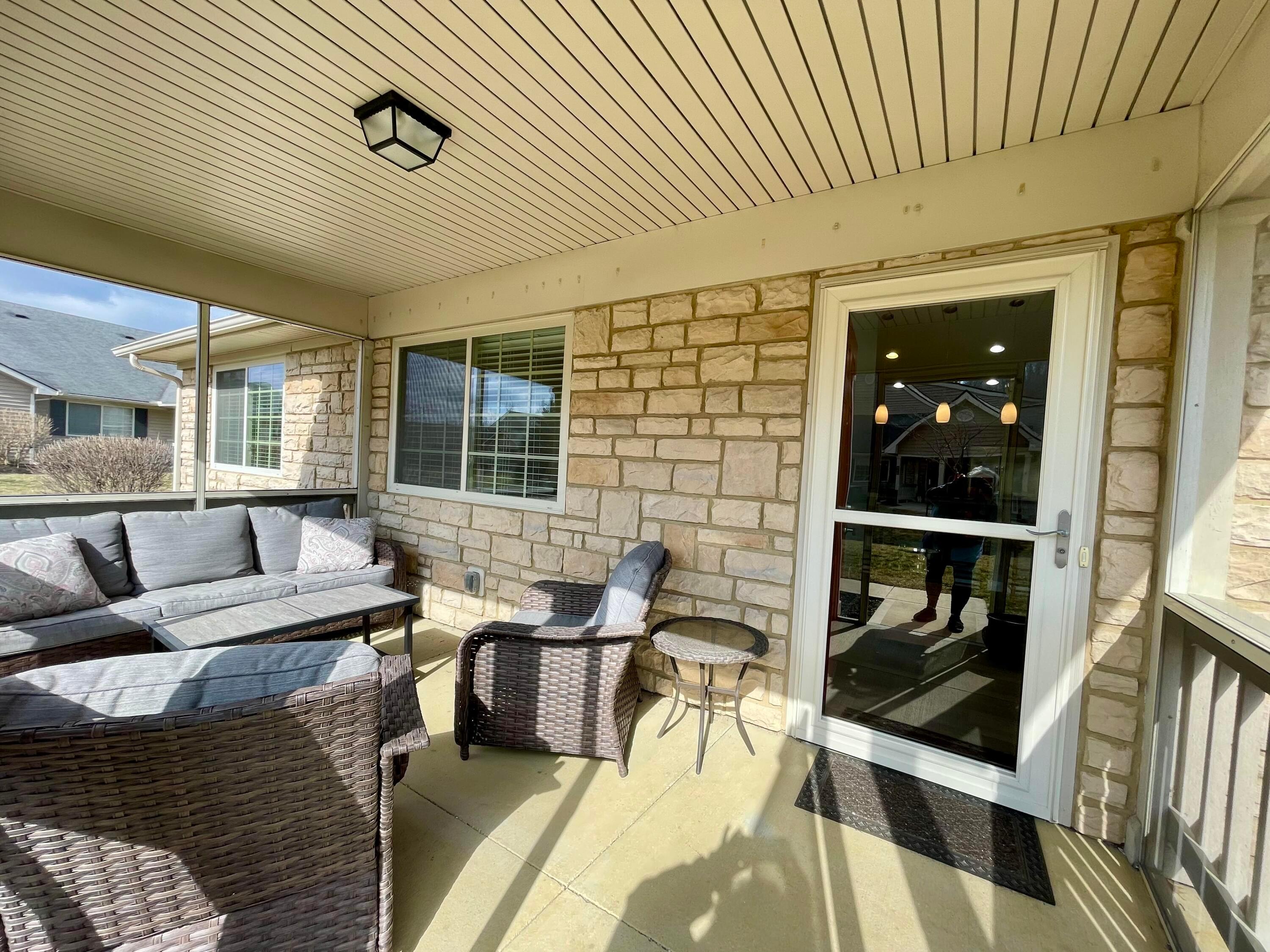 243 Wildwood Court, Heath, Ohio image 2