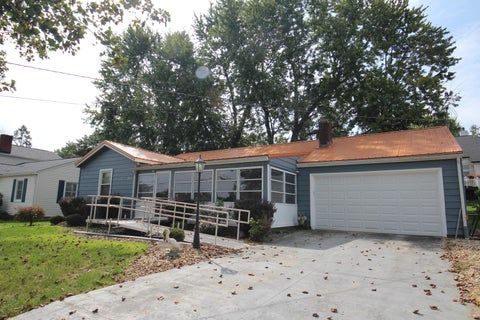 Tiny photo for 866 Lakeshore Drive W, Hebron, OH 43025 (MLS # 226036206)