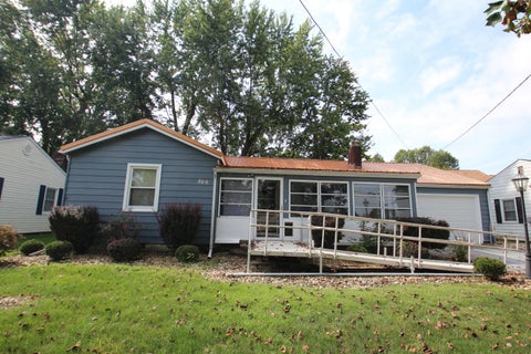 Photo of 866 Lakeshore Drive W, Hebron, OH 43025 (MLS # 226036206)
