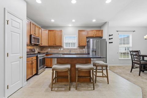 Tiny photo for 3240 Belstead Drive, Grove City, OH 43123 (MLS # 225045486)