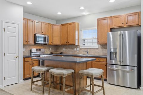 Tiny photo for 3240 Belstead Drive, Grove City, OH 43123 (MLS # 225045486)