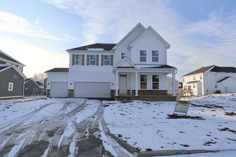 Photo of 302 Reign Way, Pataskala, OH 43062 (MLS # 225045261)