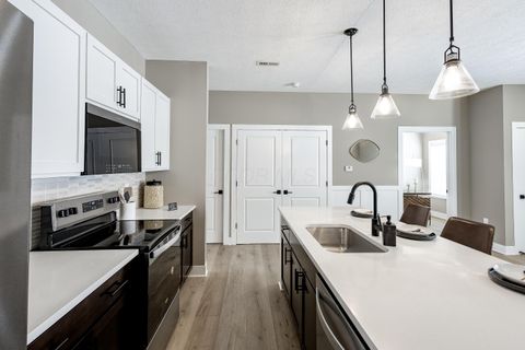 Tiny photo for 5652 Apothecary Way 2 #2, New Albany, OH 43054 (MLS # 226007677)