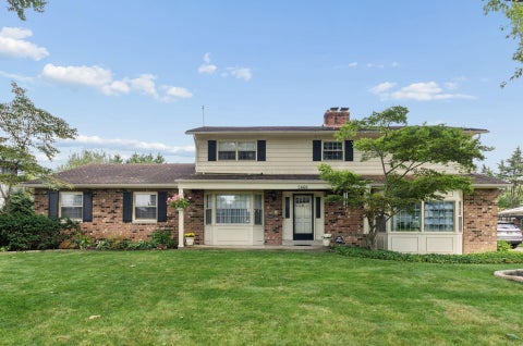 Photo of 2666 Mitzi Drive, Columbus, OH 43209 (MLS # 226033298)