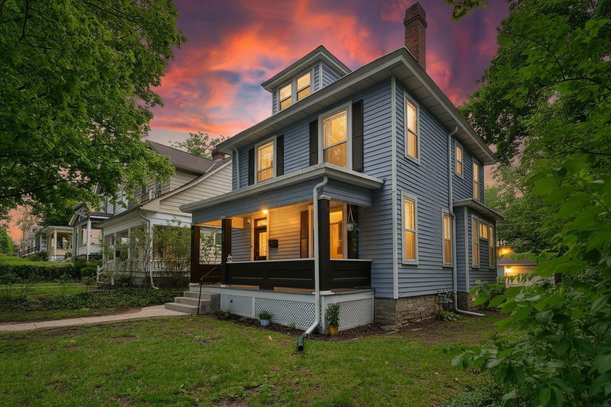 207 E Oakland Avenue