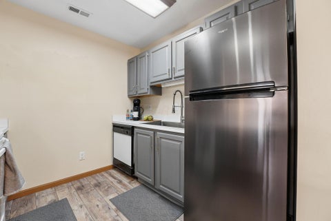 Tiny photo for 185 Groveport Pike 14D #14D, Canal Winchester, OH 43110 (MLS # 226039272)