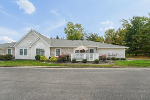 Tiny photo for 185 Groveport Pike 14D #14D, Canal Winchester, OH 43110 (MLS # 226039272)