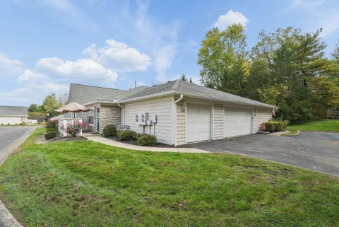 Tiny photo for 185 Groveport Pike 14D #14D, Canal Winchester, OH 43110 (MLS # 226039272)
