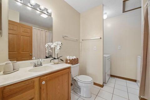 Tiny photo for 185 Groveport Pike 14D #14D, Canal Winchester, OH 43110 (MLS # 226039272)