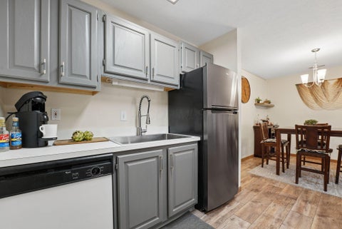 Tiny photo for 185 Groveport Pike 14D #14D, Canal Winchester, OH 43110 (MLS # 226039272)