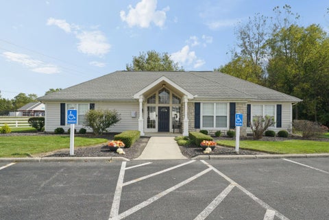 Tiny photo for 185 Groveport Pike 14D #14D, Canal Winchester, OH 43110 (MLS # 226039272)